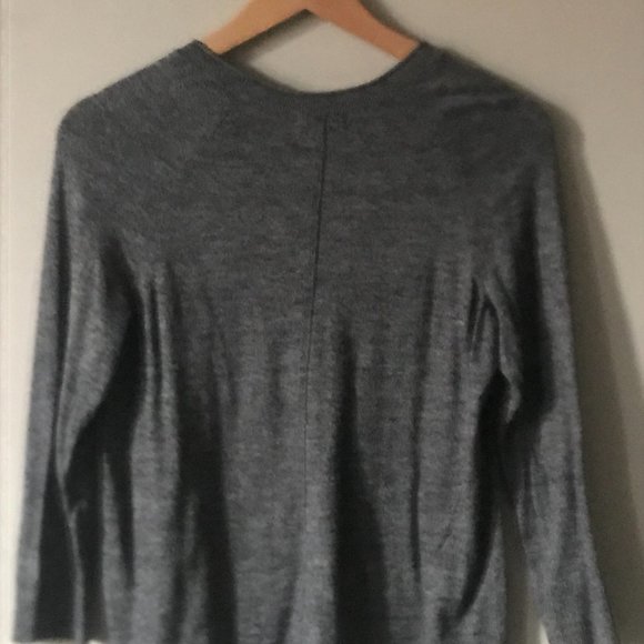 Reitmans sweater - Picture 2 of 2